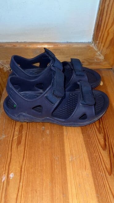 kişi üçün yun şap şaplar: United Colors of Benetton markalı bu lacivərt rəngli səndəllər rahat — 2