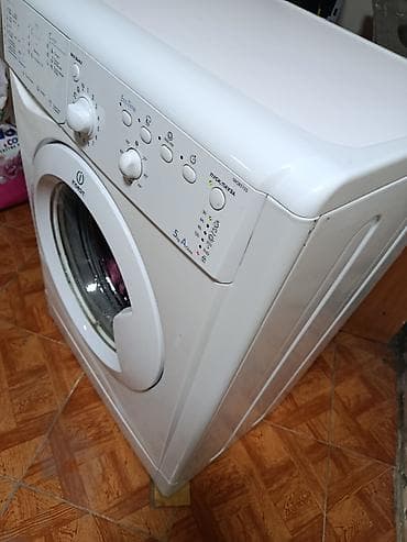 a way out disc: Indesit IWSC 5105 (Eco Time) önyükləməli paltaryuyan maşın - Yükləmə — 3
