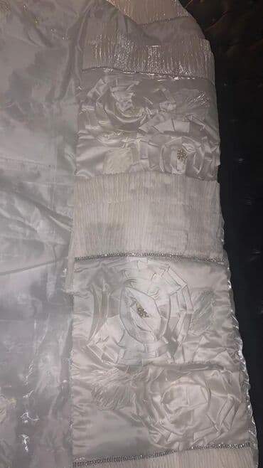 evde qal wekiller: Yataq üçün Yeni Yataq örtüyü, Ünvandan götürmə — 4