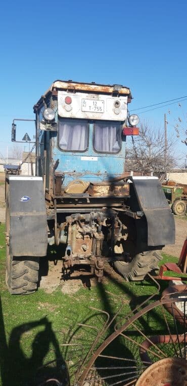 Traktor T28, motor 3.5 l, İşlənmiş