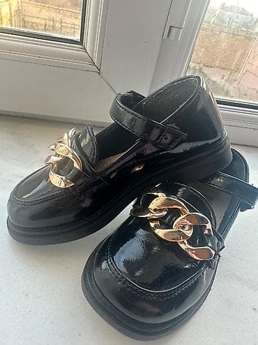 26 Razmer bahalı ayaqqabı.yeni kimidi.Satılır 20 azn lalafo.az -da 26 Razmer bahalı ayaqqabı.yeni kimidi.Satılır 20 azn