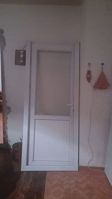 PVC qapı – şüşəli model 90x200 (11 çərcivə) - Material: ağ PVC