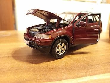 stacktrack oyuncaq dəsti: BMW X5 1/24 ölçüdə. Maisto firması. Yenidir. qabaq qapılar, kapot — 3