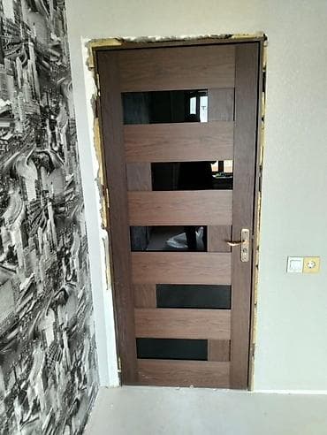 Məhsul: Daxili otaq qapısı, şüşə panelli, ağac teksturalı (tünd — 1