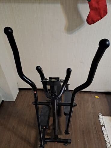 Çadırlar: FERRO ellips velosipedi (elliptik trenajor) Xüsusiyyətlər: - Kompüter — 4