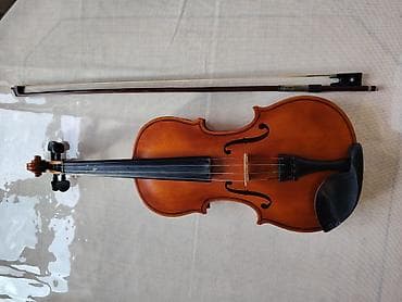Fleytalar: Skripka dəsti Tərkib: - Tam ölçülü klassik skripka (4/4) - Yay - — 3