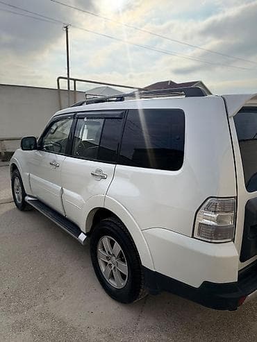 radiatoru: Mitsubishi Pajero: 3.2 l | 2008 il 400000 km Ofrouder/SUV — 4