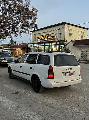 mercedes maşın: Opel Astra: 1.8 l | 1998 il 434700 km Universal — 4