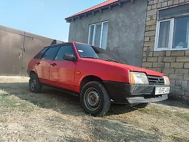 avtomobil kreditle: Qırmızı rəngdə 5 qapılı hetçbek. Model: Lada Samara (VAZ-2109) tipli — 7