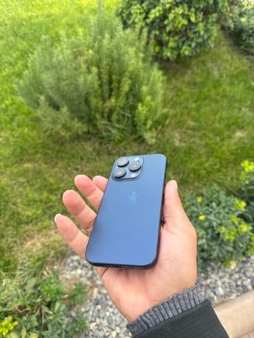 iphone 15 divar kağızları: IPhone 15 Pro, Göy, Face ID — 6