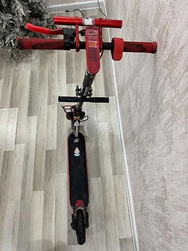 Спорт и отдых: Б/у Электросамокат 8", 351 - 500 Вт, 26 - 35 км/ч — 4