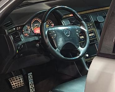 Mercedes-Benz E 430: 4.3 l | 2001 il Sedan — 5