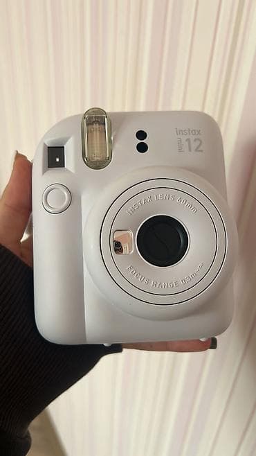 Fujifilm Instax Mini 12 instant fotoaparat – ağ rəng. Əsas