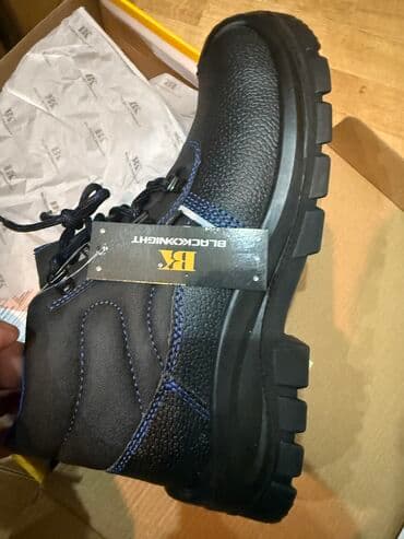 Ayaqqabılar: Təzədi — 2