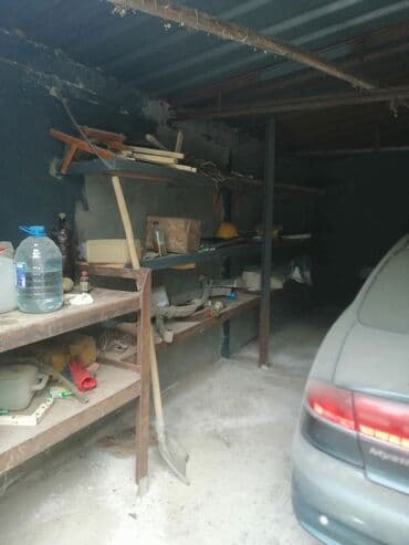 8 mkr: Sumqayıt 10 mkr. Qaraj satilir hündürlüyü 2.10 Eni 4 metr uzunluğu 6 — 7