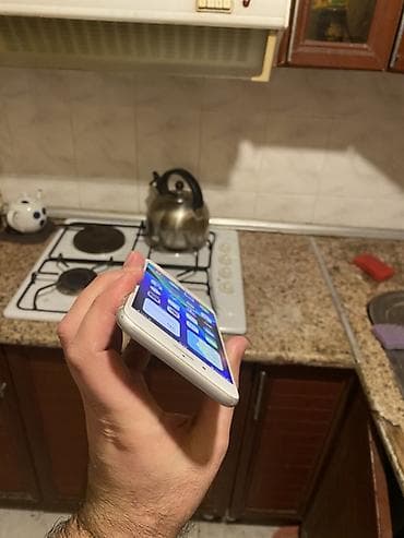 iphone 8 irsad: IPhone 8 Plus, 256 GB, Ağ, Barmaq izi — 10