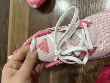 Tuflilər: Original Adidas Ingiltereden alinib 38 razmer 2 defe ofis ichi — 2