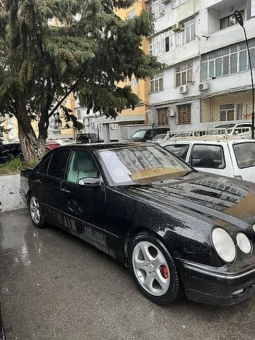 mercedes: Diski təkərlər dördüdə satılır 245/45 ZR17 1.2sində xırda cart olub — 1