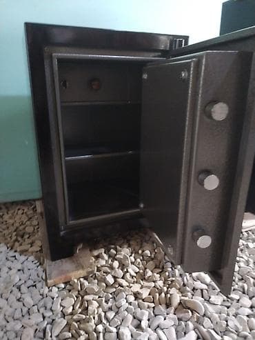 Moyka avadanlığı: Seyf ucuz. Seyf Türk zavod malı. Seyf silah saxlamaq üçün böyük — 7