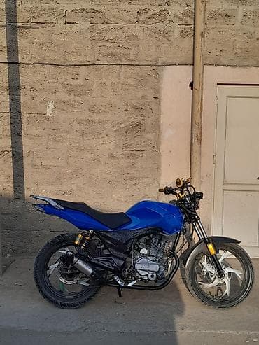 hava kompressoru: Şəhər içi üçün ideal, yığcam yol motosikleti. Xüsusiyyətlər: - Rəng — 5