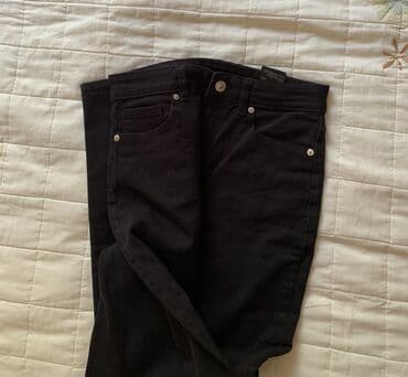 муж подарил жене негра на день рождения: Джинсы, H&M, S, цвет - Черный — 1