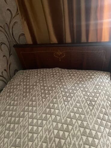 İşlənmiş, Təknəfərlik çarpayı, Bazasız, Matrassız, Siyirməsiz, Rumıniya lalafo.az -da İşlənmiş, Təknəfərlik çarpayı, Bazasız, Matrassız, Siyirməsiz, Rumıniya