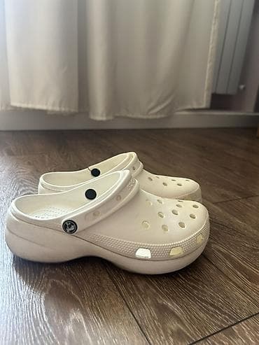 şabo: Məhsul: Original Crocs Iconic Classic clogs – ağ rəng - Ölçü: 38-39 — 2