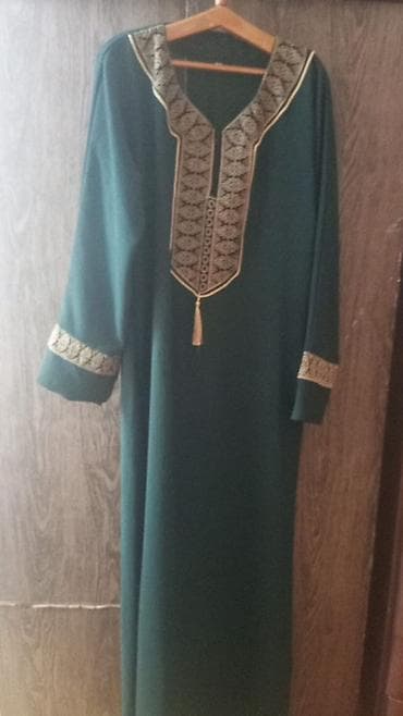 Yaşıl rəngli uzun abaya/kaftan - Model: Uzun, düz kəsim, rahat