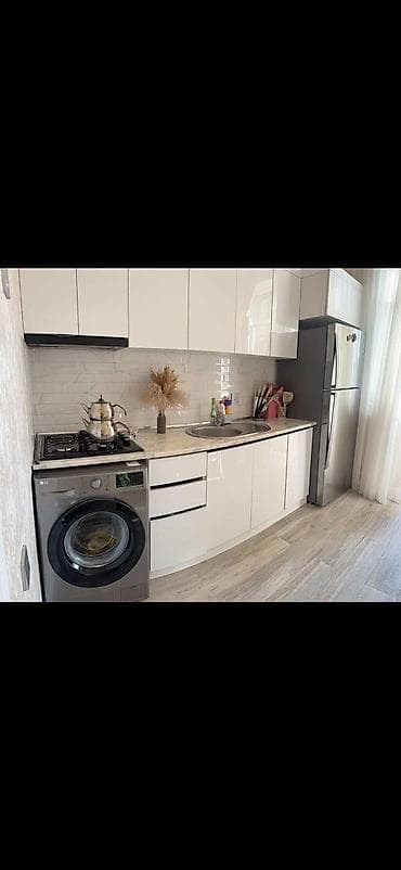 Metbex mebeli 450 azn. Ustunde qaz,moyka,aspirator verilir. Olcusu