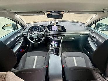 Hyundai Sonata Hybrid – qara rəngli, aerodinamik fastback kuzov — 4