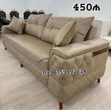 sultan divan: Bej rəngli yumşaq parça ilə üzlənmiş üçnəfərlik divan. - Yastı formalı — 1