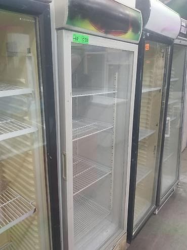 Ticarət vitrin soyuducusu - Şüşə qapılı, dik konstruksiya - Daxildə