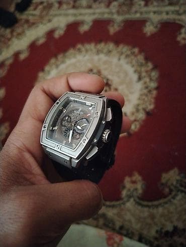 baş: Hublot kvadrat-tonneau dizaynlı kişi qol saatı - Brend: Hublot (loqo — 2
