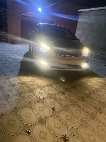 mercedes e 240: Kia Rio sedan - ağ rəng,4qpı,servizdir,bez krasqadır və bərəbər — 6