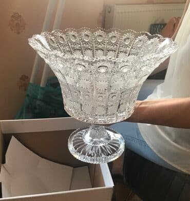 mürəbbə qabi: Təmiz xrustallar: 2 ədəd xrustal meyvə qabı – 500 manat 2 ədəd — 2