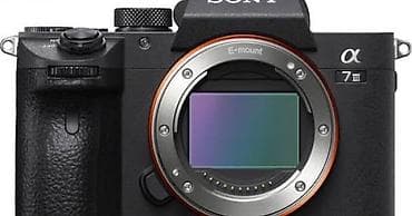 Sony α7 III (A7 III) E-mount tam kadr güzgüsüz fotoaparat gövdəsi - — 1