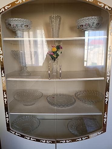 Moyka avadanlığı: Şüşəli dolab vitrini, İşlənmiş, Ünvandan götürmə — 2