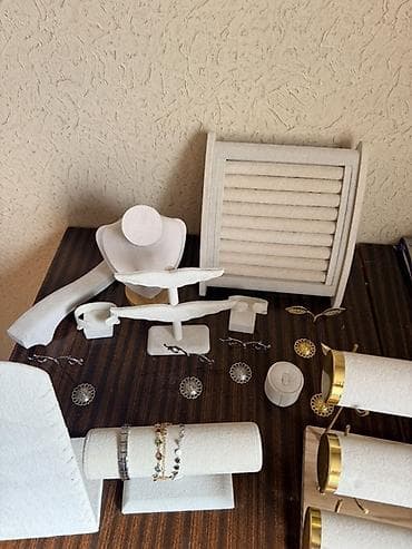 Zərgərlik sərgi/mağaza üçün vitrin aksesuarları dəsti - Material