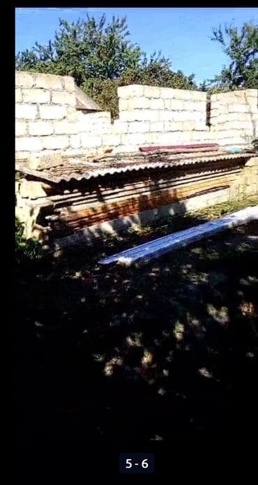gencede torpaqlarin qiymeti: 11 sot torpağın kupça var, yarı tikili ev var 12 daşa kimi tikili — 4