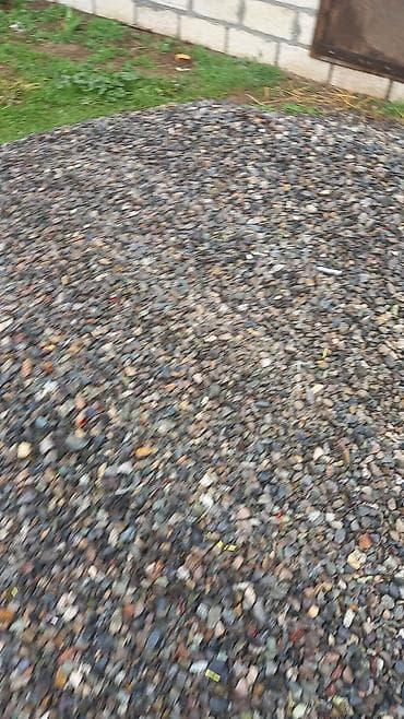 bağ üçün işıqlar: Məhsul: Çınqıl/çay daşı (fraksiya qarışıq) Təsvir: - Tikinti — 3