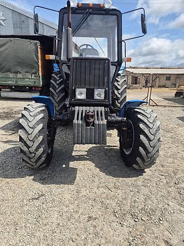 r15 təkər: Belarus 892 kənd təsərrüfatı traktoru - Model: BELARUS 892 — 1