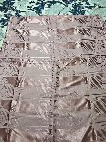 Parçalar: Parça eni-1m56sm,uzunu5m20sm Rəng: Pudra-şampan tonlarında, yüngül — 10