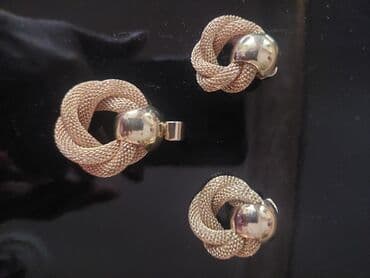 Bjuteriya. Sırğa ve klonu lalafo.az -da Bjuteriya. Sırğa ve klonu