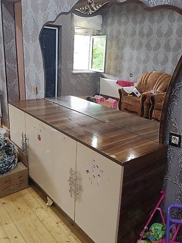 стекло на стол купить: Aynalı komod - Geniş üst səthli, dekorativ naxışlı böyük güzgü ilə - — 1