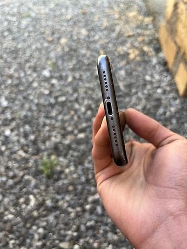 philips xenium x700: IPhone 11, 64 GB, Qara, Face ID — 6