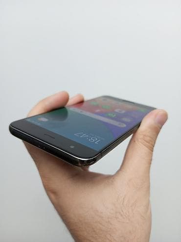 Аудиотехника: Xiaomi Mi 6, 64 ГБ, цвет - Черный, 
 Отпечаток пальца — 7