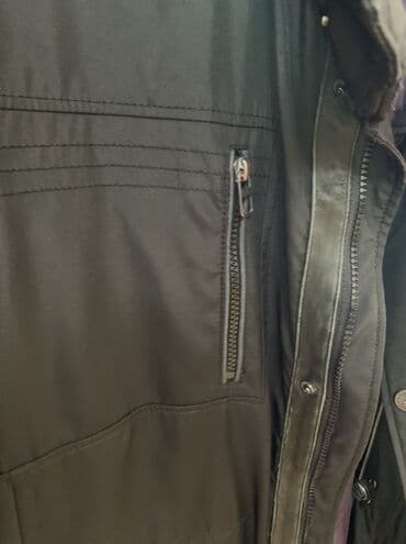 бордовые мужские куртки: Nəzərdə tutulan bu qara rəngli kişi gödəkçəsi, müasir və funksional — 9