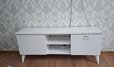 taxta rəf: Düz TV altlığı, Polkalı, Laminat — 1