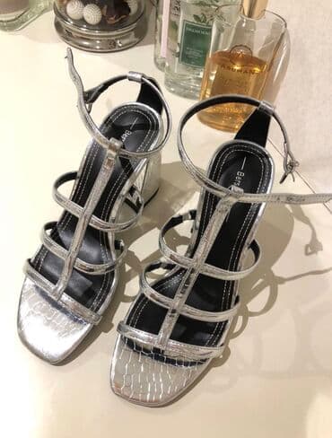 женские босоножки на танкетке: Bershka, Ölçü: 35, rəng - Gümüşü, Yeni — 2