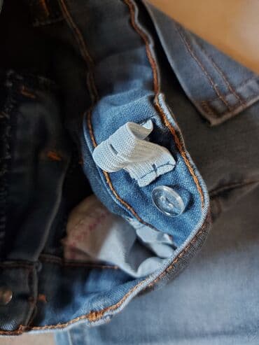 Dəstlər: Uşaq cinsi şalvar
4 yas yaxwi veziyetde — 2